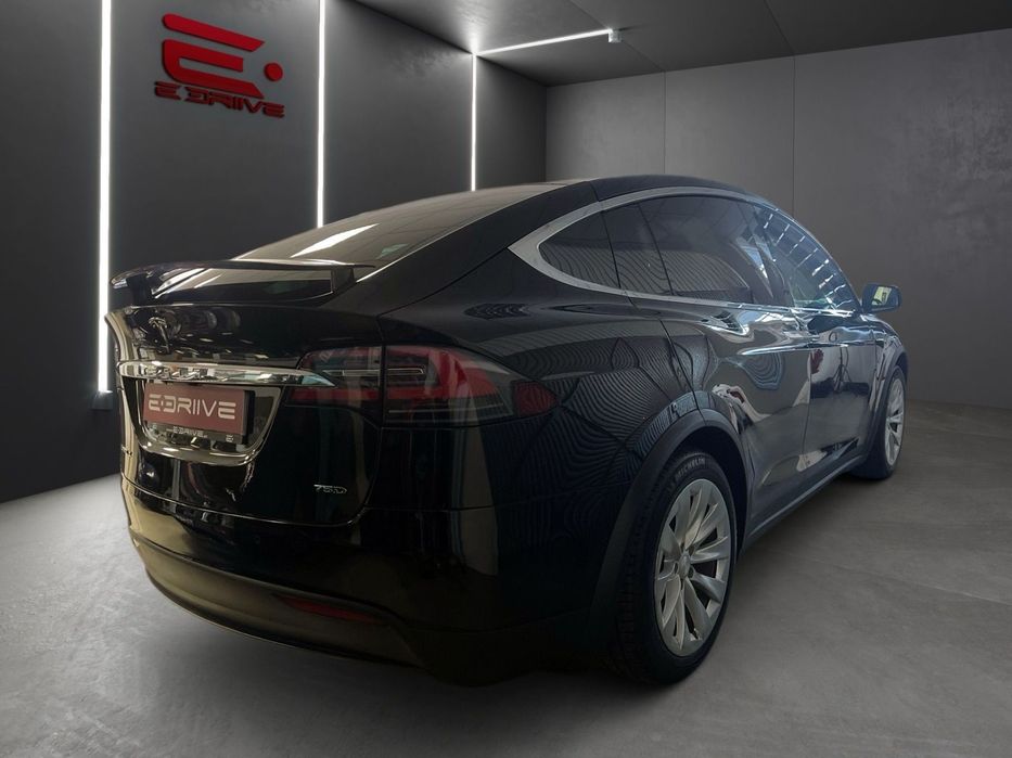 Tesla Model X 75D