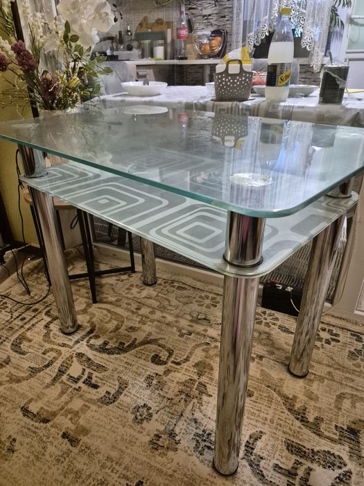 Продам стіл скляний кухонний