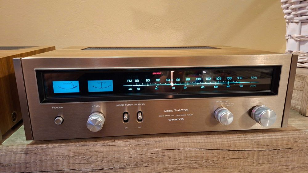 Wzmacniacz ONKYO A 7022 oraz Tuner T 4055