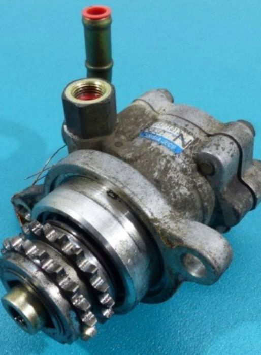 Pompa wspomagania nissan primera P12  2.2 diesel