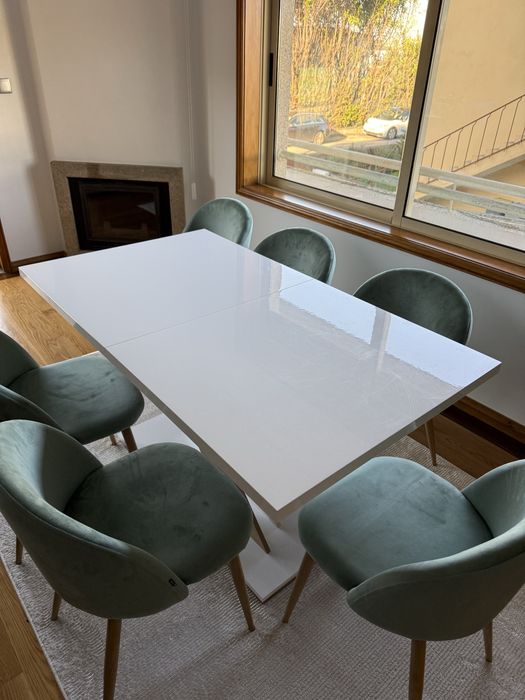 Mesa de sala de jantar branca lacada (como nova)