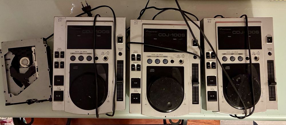 3 unidades de CDJ100 para pecas. 30€