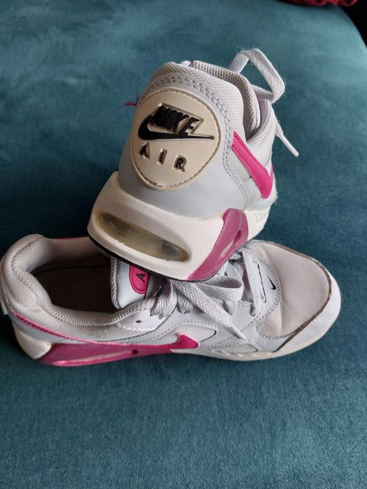 Buty sportowe Nike Air Max Ivo 35,5