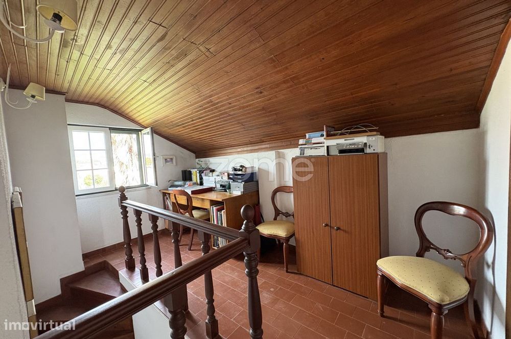 Moradia com logradouro, área total de 520m2 nas Raposeiras/Sintra