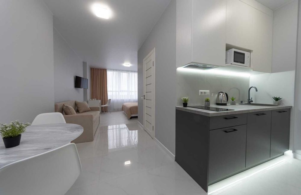 Подобово - студія з ремонтом, у будинку з Генератором, 5 хв. до метро.