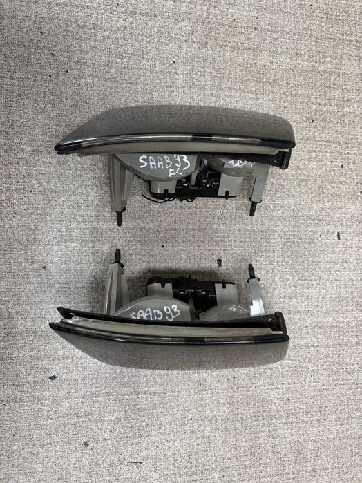 lampy tylne w klapę saab 93