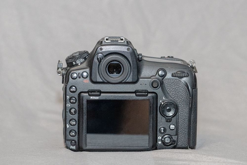 Nikon D850, body, grip plus dodatki!