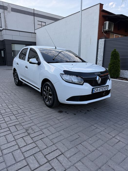 Renault Logan 2 2016 1.2 газ бензин.