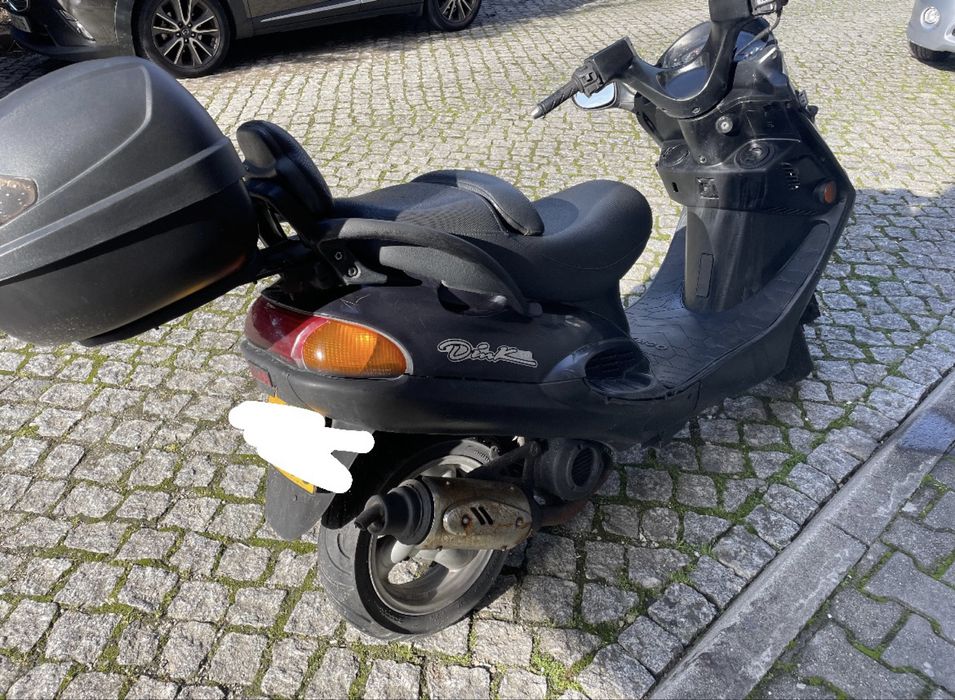 Vende-se mota 50
