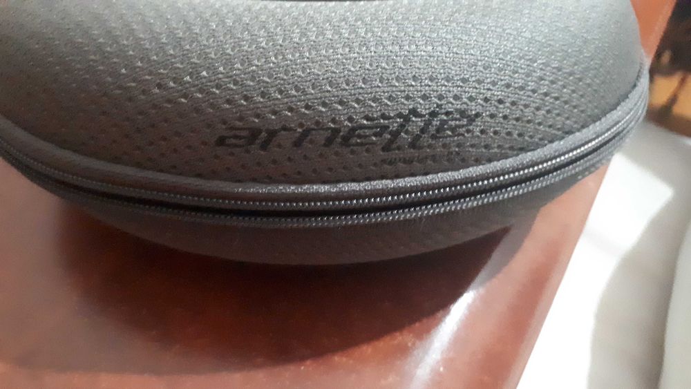 Vendo c/1 par de lentes novas fechadas ainda..