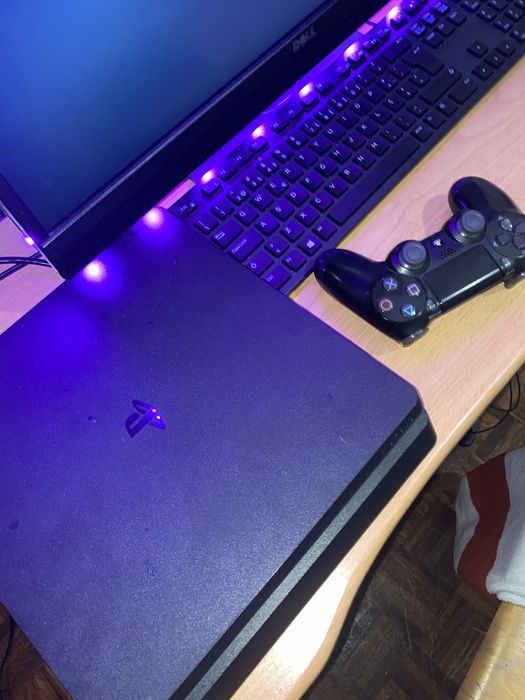 Ps4 com conta de fortnite com 200 skins!!! Loures • OLX Portugal