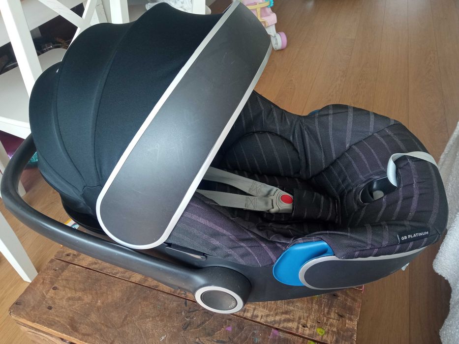 Fotelik dziecięcy GB Idan z bazą isofix