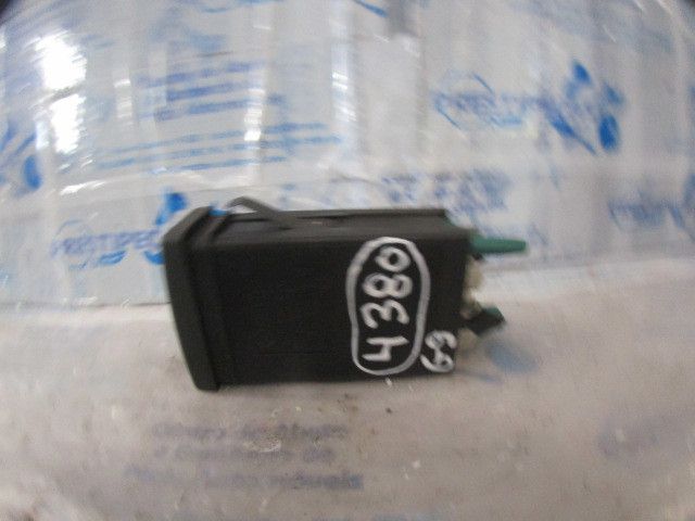 Botão / interruptor aquecimento de bancos AUDI A4 Avant (8D5, B5)