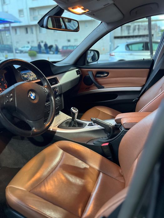 BMW 318d Touring 2010