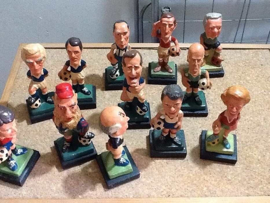 (F) Famous Football Statues
