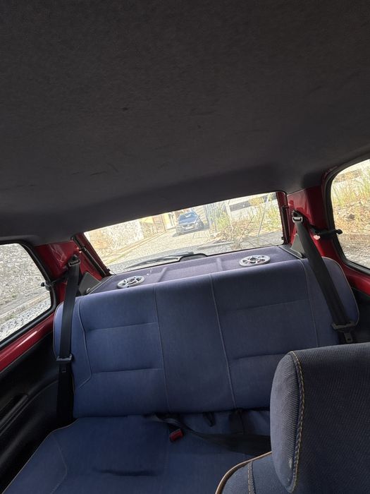 Peugeot 1.0 Kid 5 lugares