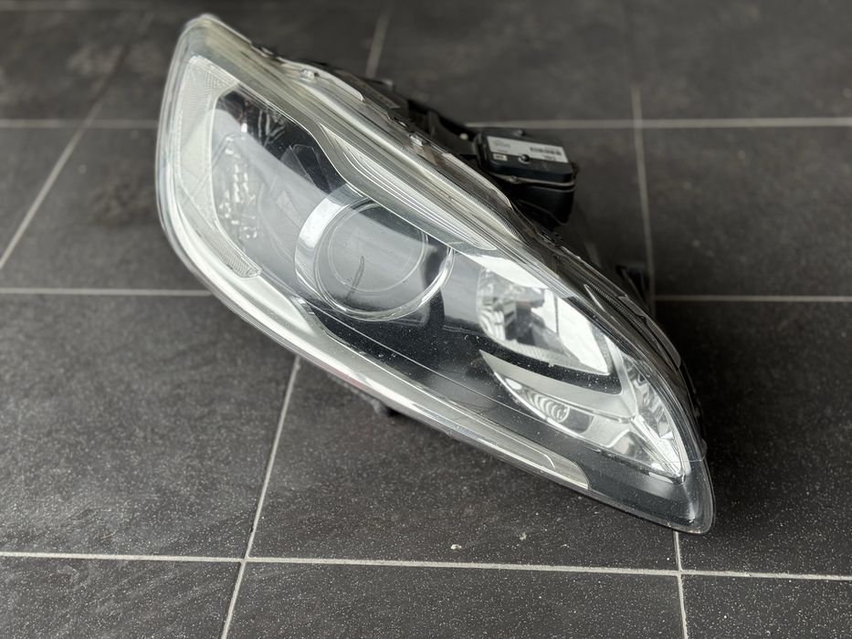 Farol direito Volvo V60