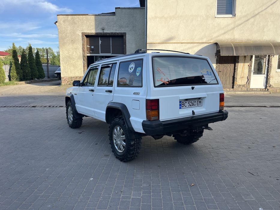 Jeep Cherokee 2,5 газ/бенз