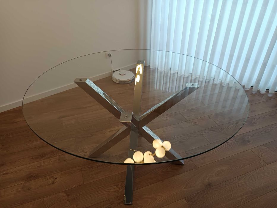Mesa de jantar redonda em vidro e inox 8 lugares