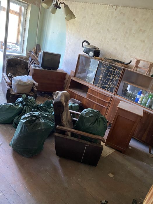 Вивіз Сміття Мотлоху та Старих Меблів з Дому Гаража Дачі