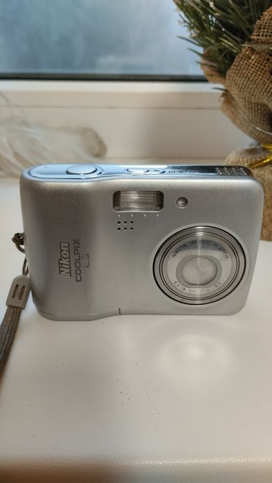 Nikon Coolpix l3 Silver, вінтажний цифровий фотоапарат