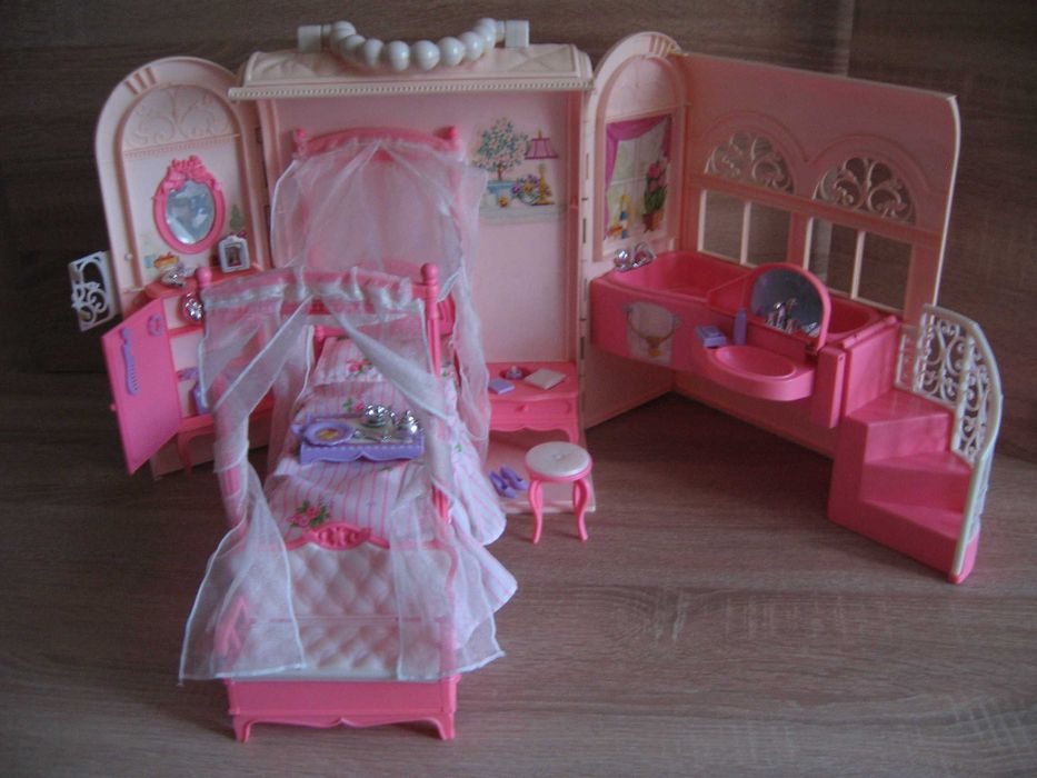 Domek dla lalek Barbie w walizce - Unikat
