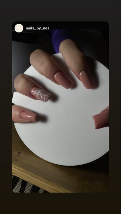 Aplicaçao de unhas de gel