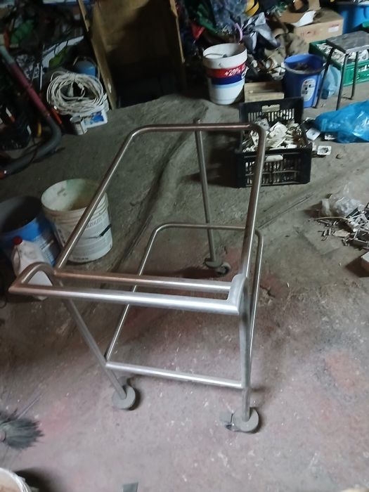 Carrinho de chá em bom estado