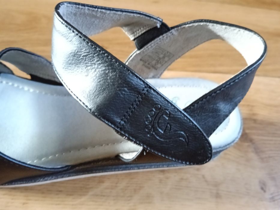 Sprzedam buty damskie, rozmiar 39, z wygodną podeszwą, NOWE!