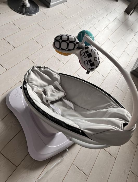 Крісло-гойдалка 4MOMS mamaRoo 4.0
