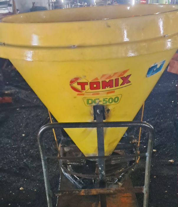 Distribuidor de adubo usado DC 500