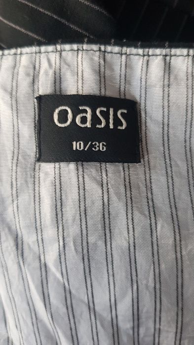 Czarna sukienka w cienkie paseczki, 10, 36,  S