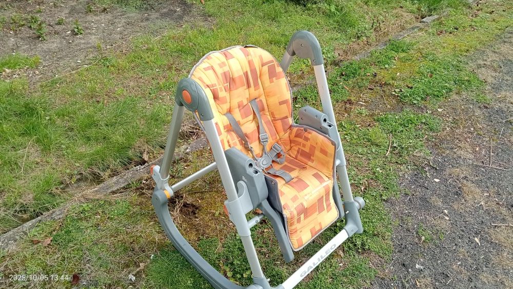 Fotelik dla dziecka do karmienia