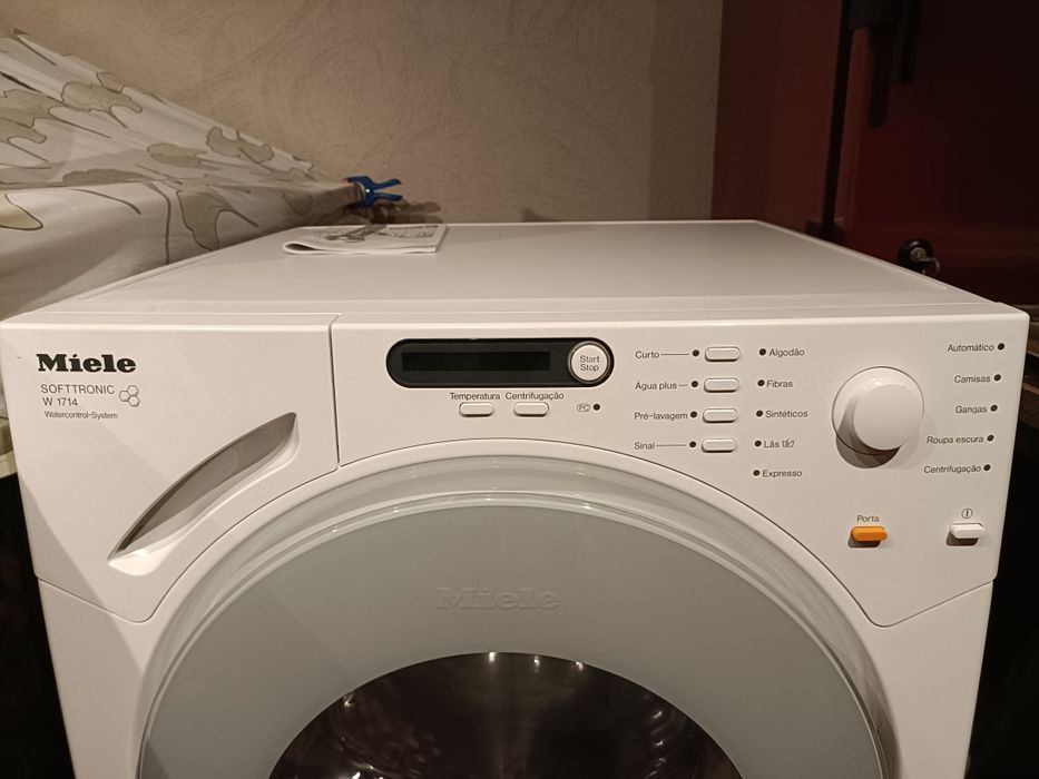 Máquina de lavar roupa Miele