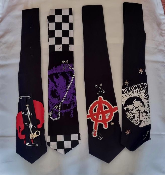 Gravats punk...rock preço por unidade