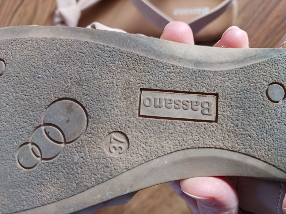 Sandały dziewczęce 37