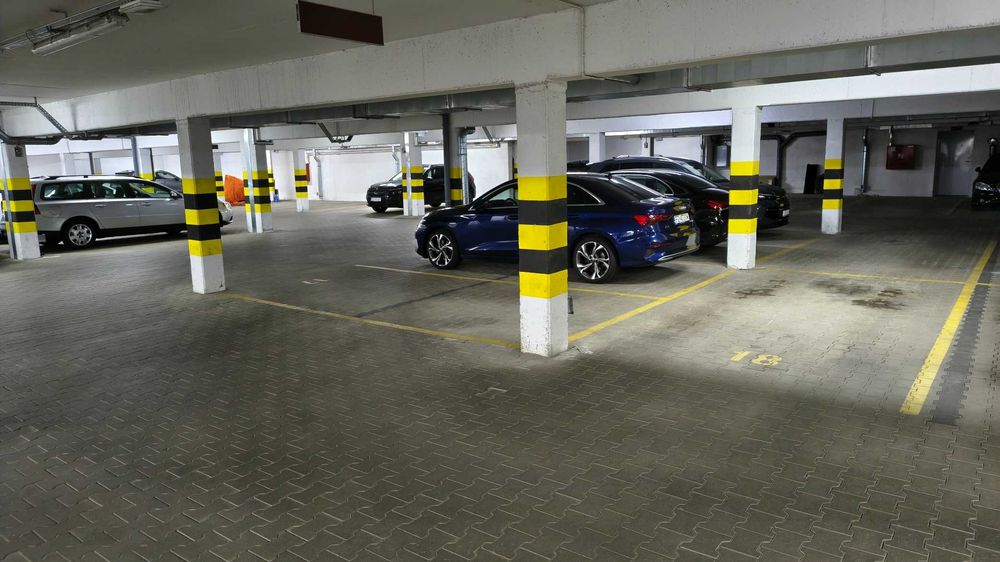 Sprzedam Miejsce garażowe / postojowe / parkingowe w Hali Obywatelska