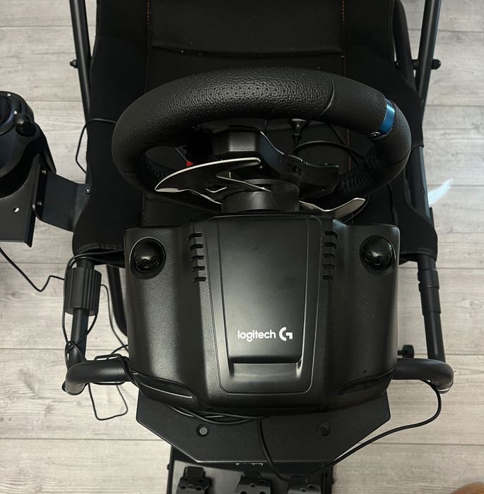 Logitech G29 Driving Force + Shifter + fotel MOZOS SGS5 – stan idealny