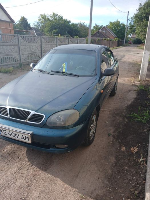Продам машину Daewoo