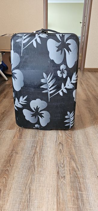 Валіза середня | Надійна для подорожей