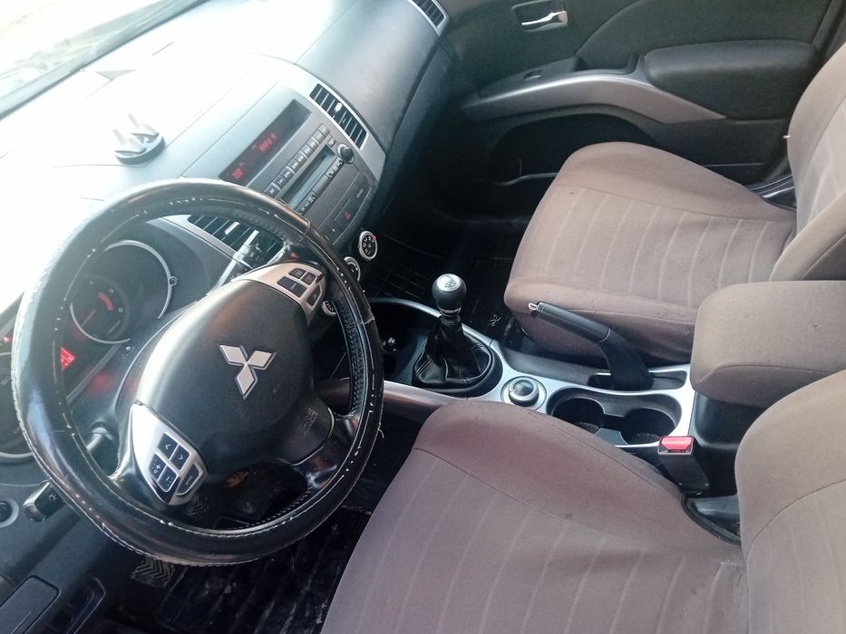 Mitsubishi Outlander 2.0did 4x2 4x4 blokada klima serwisowany 2009r