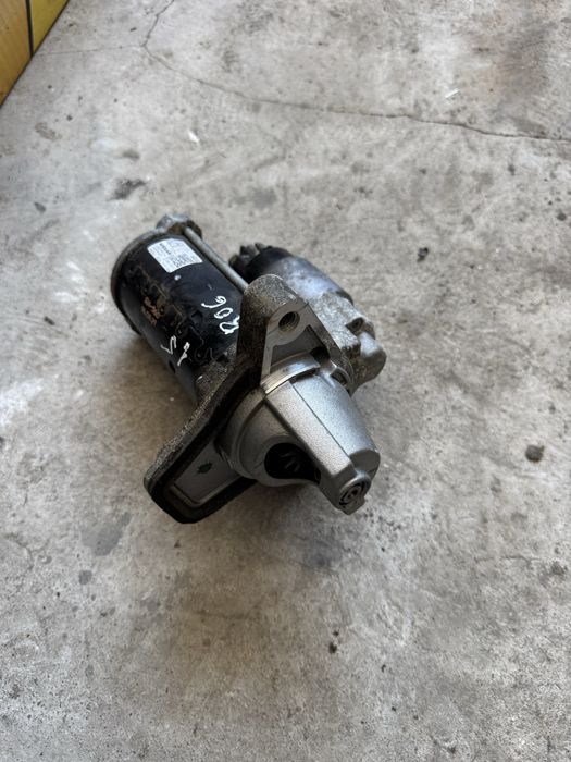 Стартер двигуна. Генератор Nissan rogue T33 Ниссан рог бензин 1.5