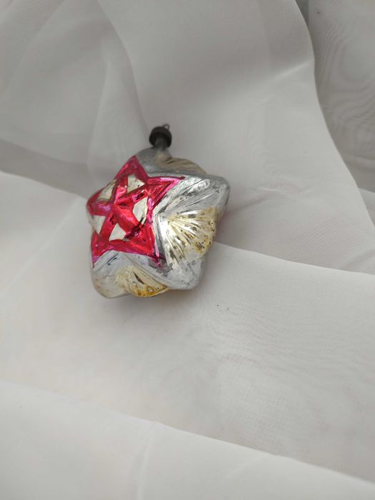 Ялинкові іграшки часів СРСР.