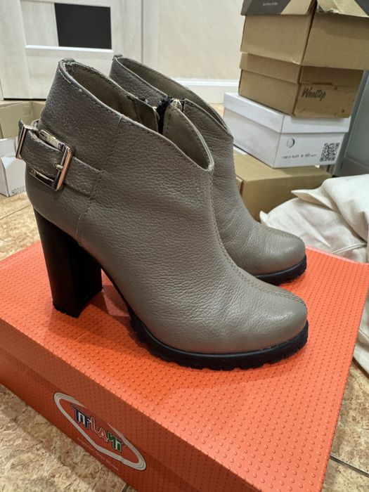 Продам черевики