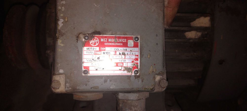 Електродвигуни , асинхронні.