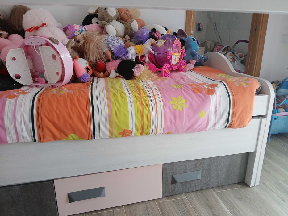 Cama de criança com gaveta de cama