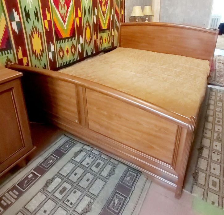 Качественная кровать 2х спальная