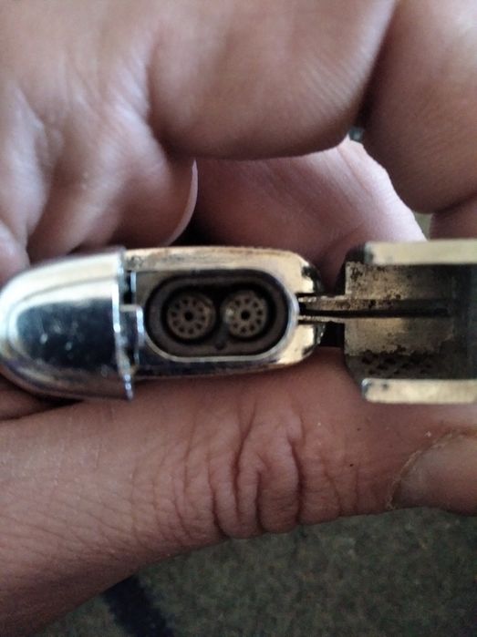 Зажигалка под ремонт.