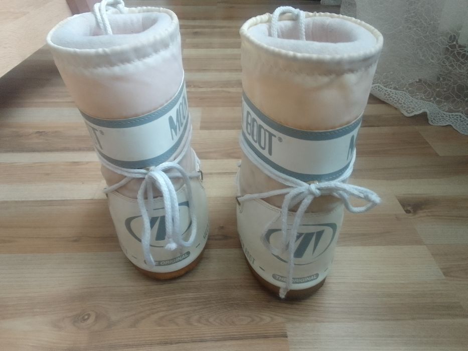 MOON BOOT зимове взуття