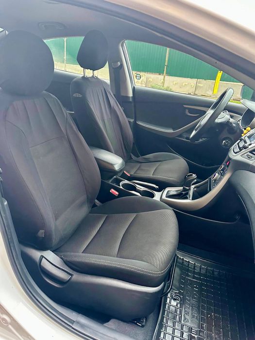 Hyundai Elantra 1.8 Бен/газ автомат 2015
